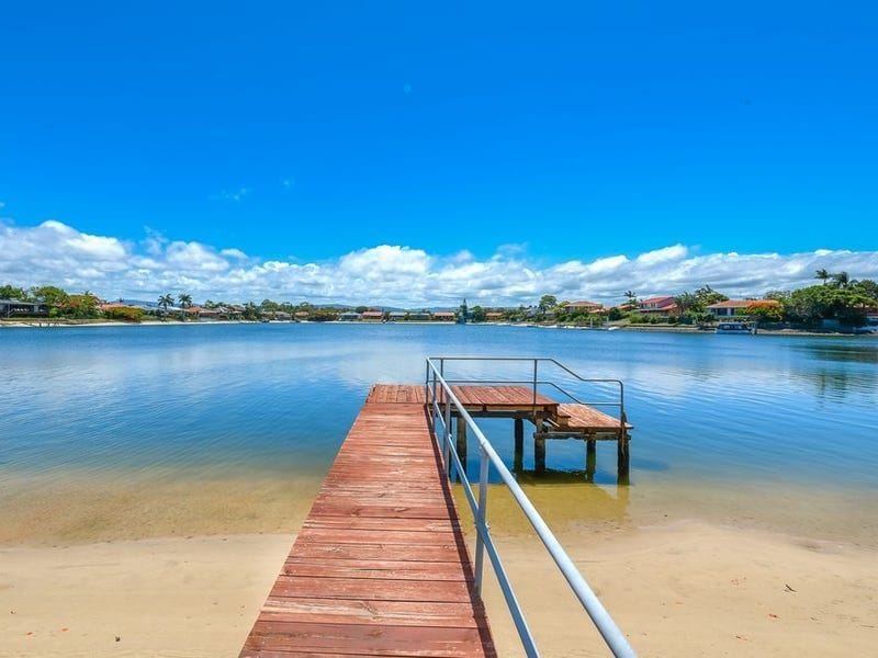 Property 8 Oriana Drive, MERMAID WATERS QLD 4218 secondary IMAGE