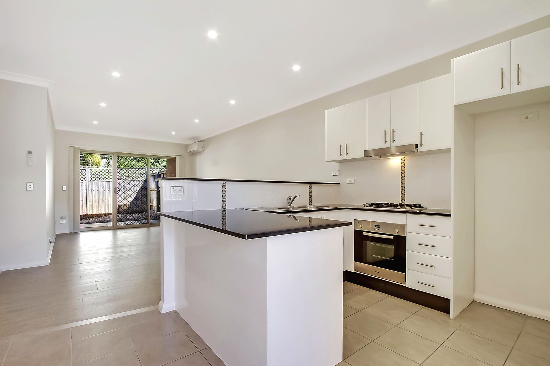 Property 8/22-26 Anderson Road, Northmead NSW 2152 IMAGE