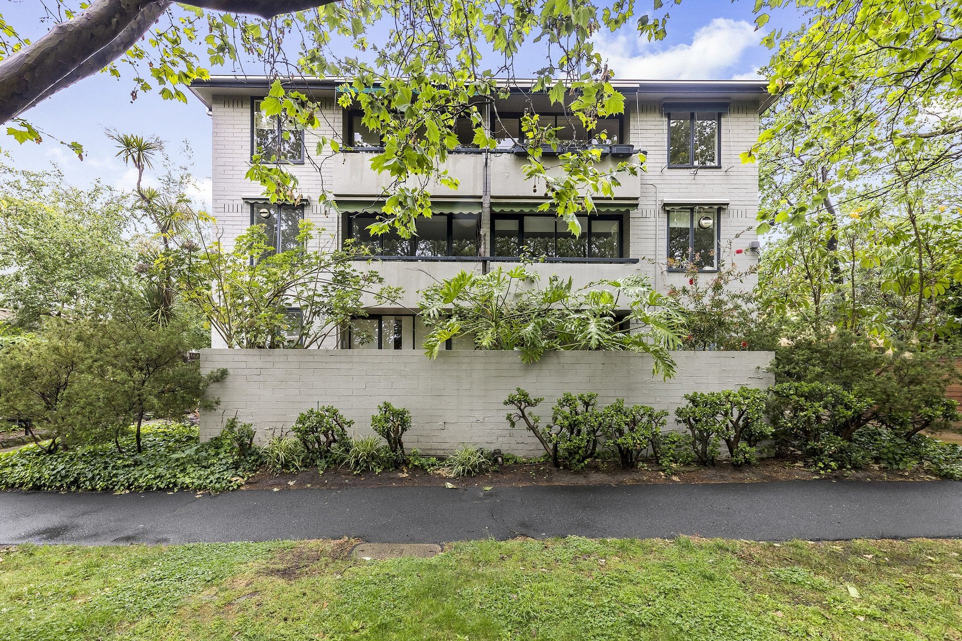 Property 4/10 Cromwell Road, South Yarra VIC 3141 main IMAGE