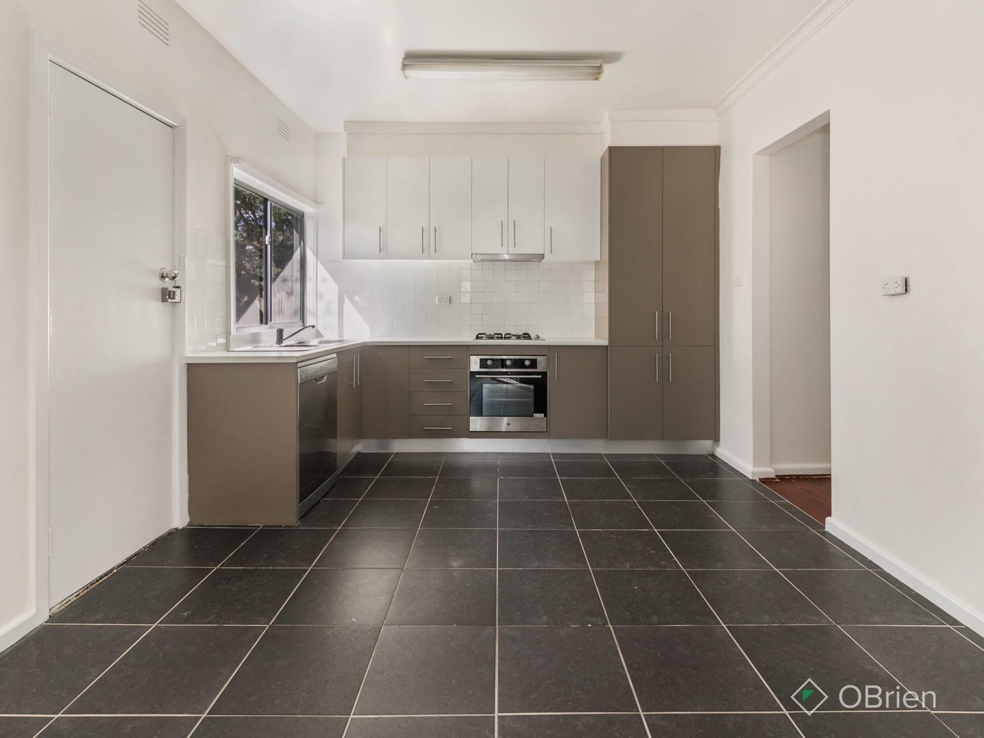 Property 1/10 Jubilee Avenue, Seaford VIC 3198 IMAGE