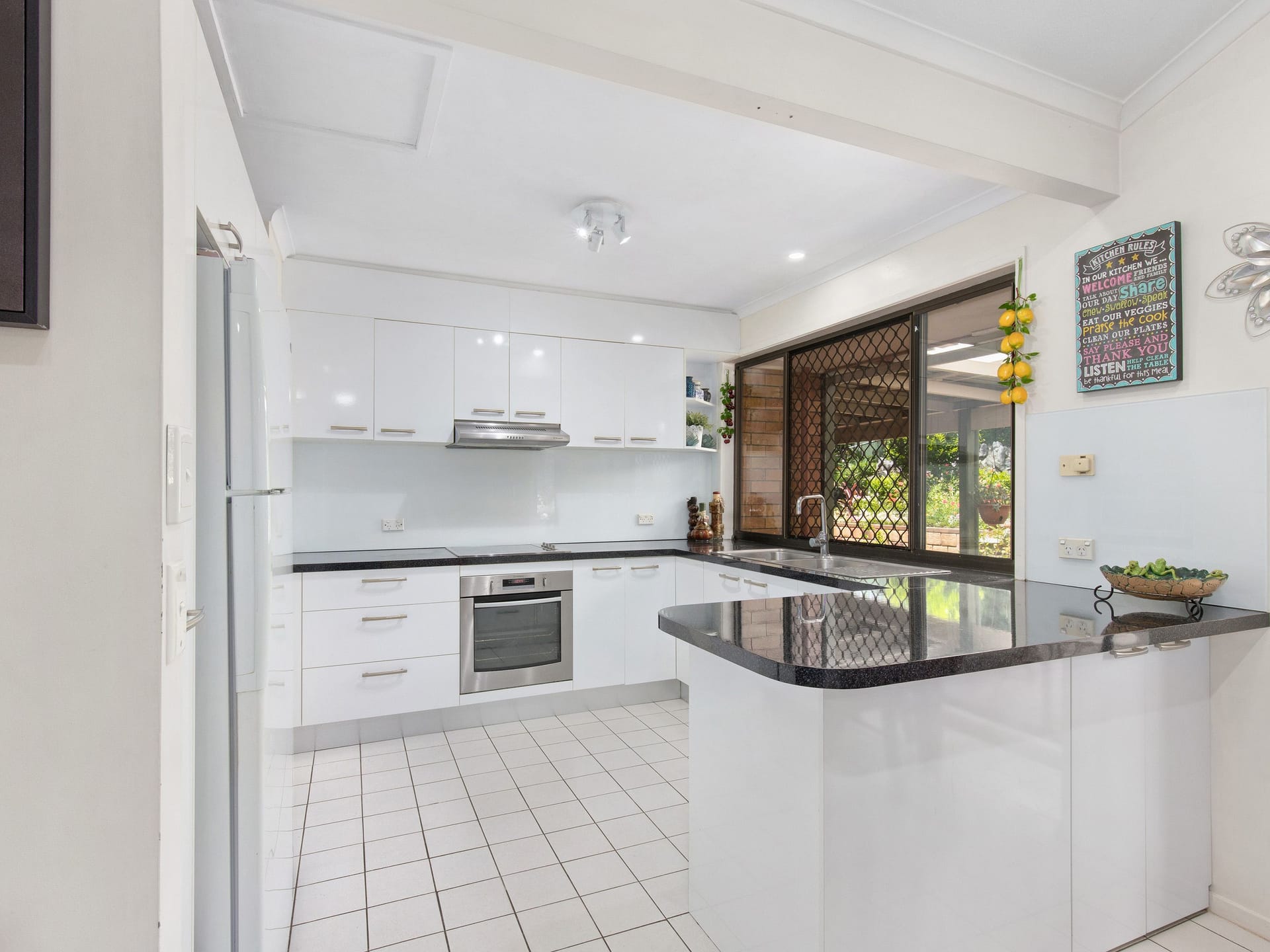 Property 210 Discovery Drive, HELENSVALE QLD 4212 IMAGE