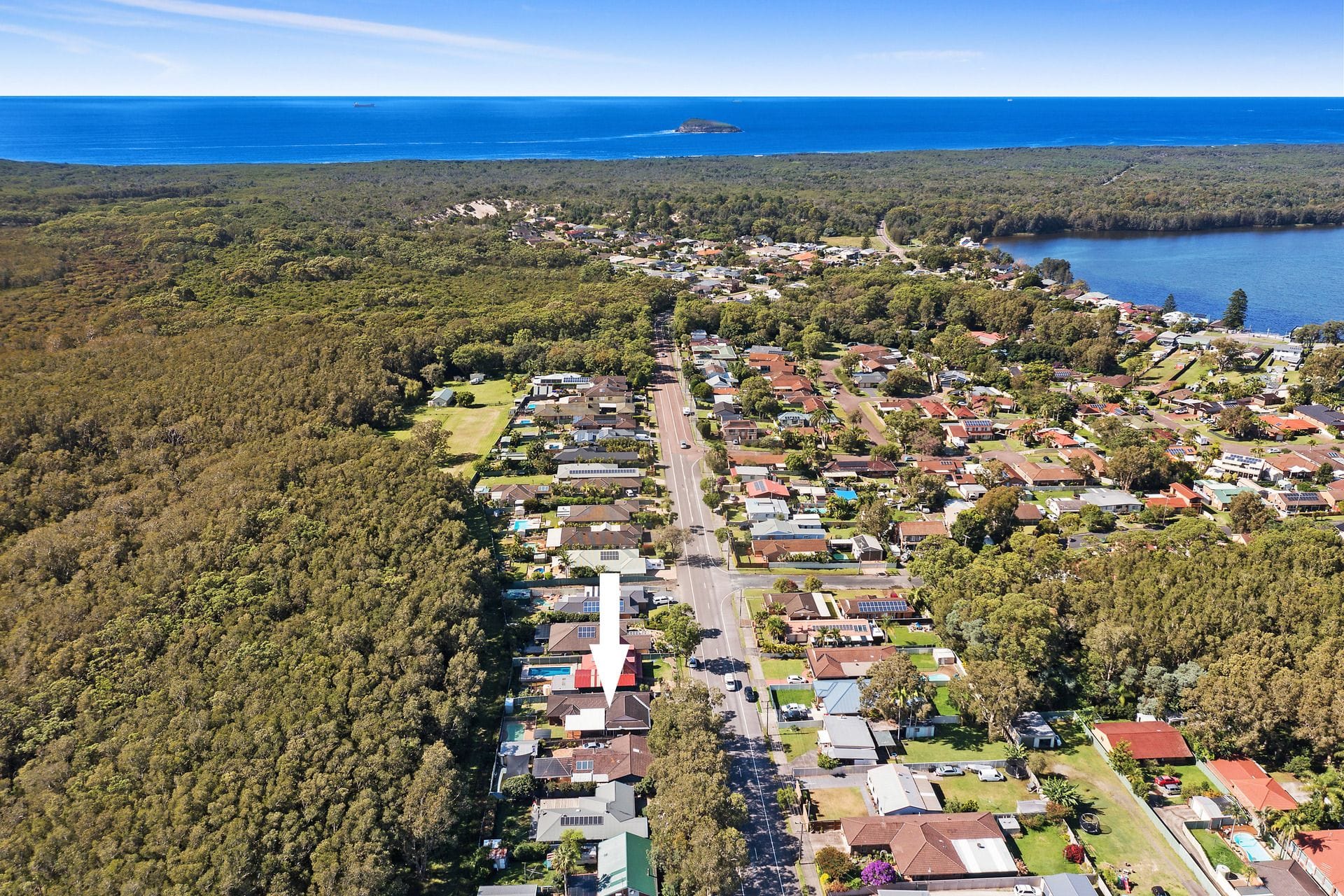 Property 83 Elizabeth Bay Drive, Lake Munmorah NSW 2259 IMAGE