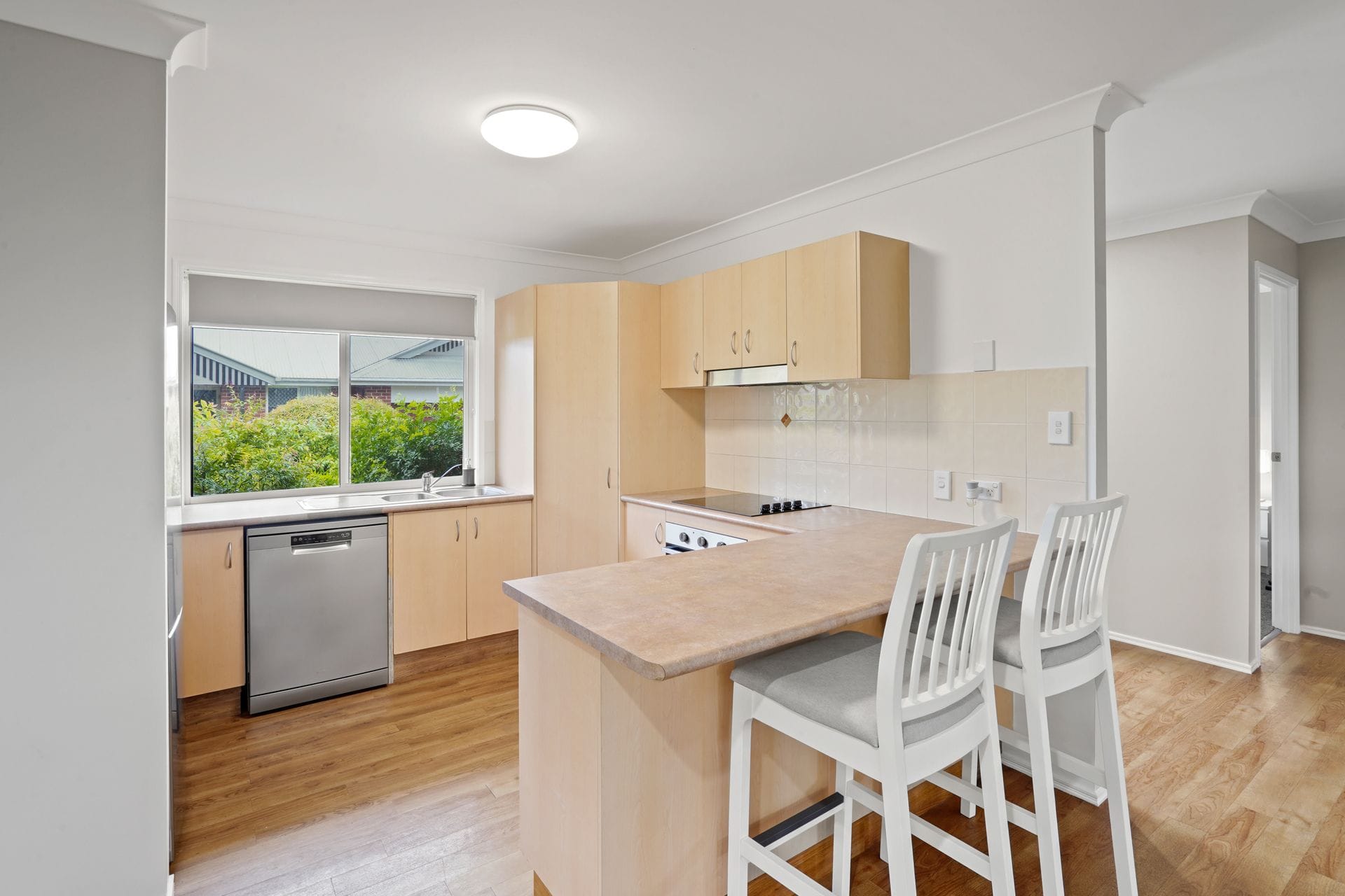 Property 11/27-29 Tallebudgera Creek Road, Burleigh Heads QLD 4220 secondary IMAGE