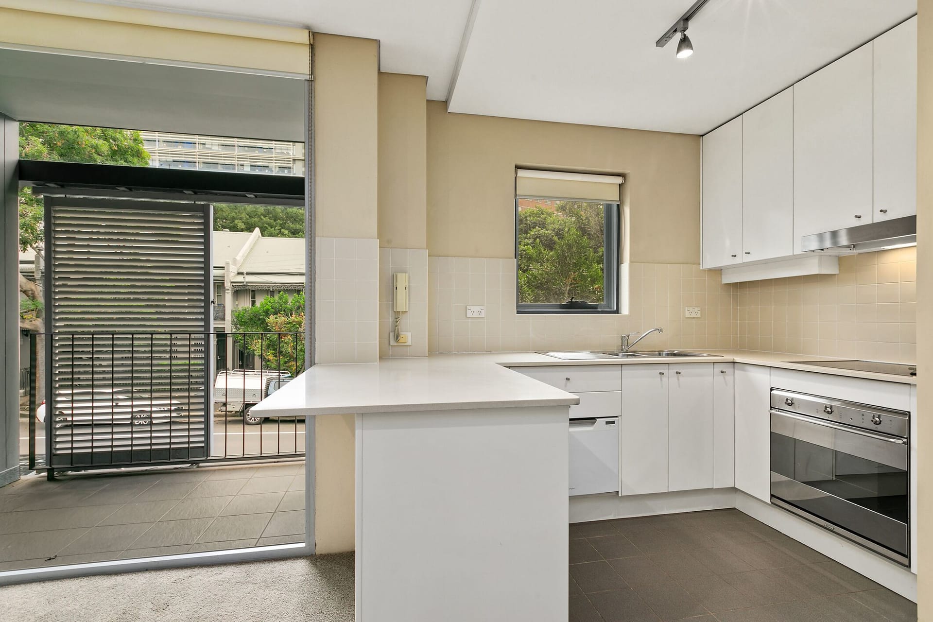 Property Unit 8, 146 Boundary Street, Paddington NSW 2021 IMAGE