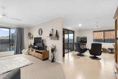 Property 17 Picadilly Circuit, URRAWEEN QLD 4655 IMAGE 0