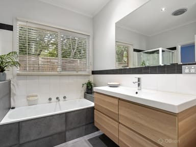 Property 2 Selby Court, Berwick VIC 3806 IMAGE 0