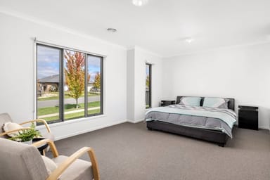 Property 32 Greenfields Boulevard, Romsey VIC 3434 IMAGE 0