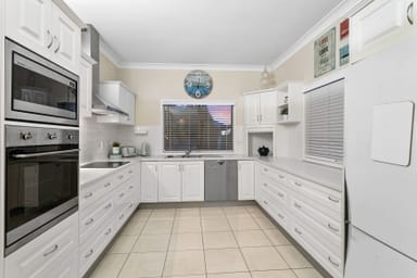 Property 8 Ernest Street, WOODY POINT QLD 4019 IMAGE 0