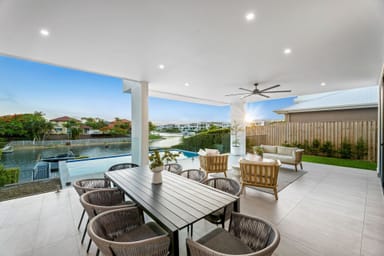 Property 22 Lakeview Boulevard, MERMAID WATERS QLD 4218 IMAGE 0