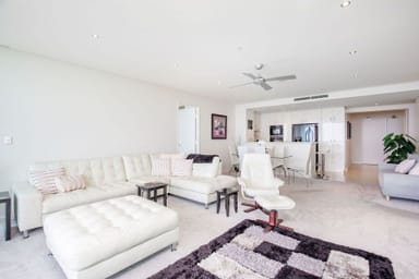 Property 1 Como Crescent, SOUTHPORT QLD 4215 IMAGE 0