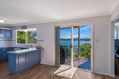 Property 17 Ealing Crescent, FISHING POINT NSW 2283 IMAGE 0