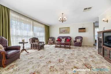 Property 8 Valley View Court, Glen Waverley VIC 3150 IMAGE 0
