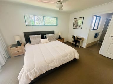 Property 20 Rushcutters Court, SANDSTONE POINT QLD 4511 IMAGE 0