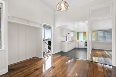 Property 30 Young Street, ANNERLEY QLD 4103 IMAGE 0
