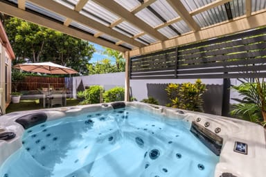 Property 560 Oyster Cove Promenade, HELENSVALE QLD 4212 IMAGE 0