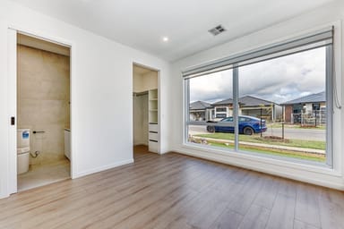 Property 13 Beaconsfield Drive, MICKLEHAM VIC 3064 IMAGE 0