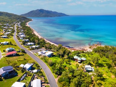 Property 8 Gloucester Avenue, HIDEAWAY BAY QLD 4800 IMAGE 0