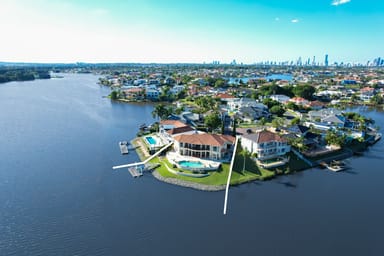 Property 24 Staysail Crescent, Clear Island Waters QLD 4226 IMAGE 0