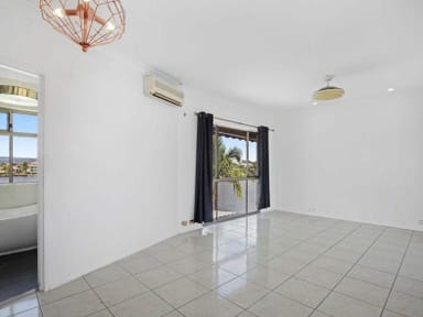 Property 32 Montevideo Drive, CLEAR ISLAND WATERS QLD 4226 IMAGE 0