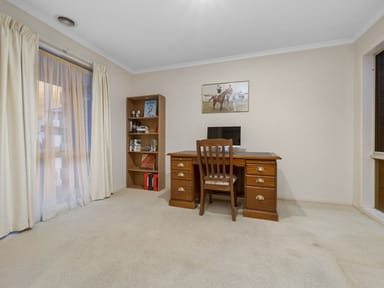 Property 5 Stonewall Close, Cairnlea VIC 3023 IMAGE 0