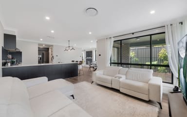 Property 8 Leppington House Drive, DENHAM COURT NSW 2565 IMAGE 0
