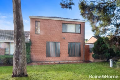 Property 2/27 RED HOUSE CRESCENT, MCGRATHS HILL NSW 2756 IMAGE 0