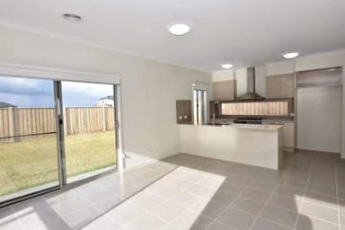 Property 21 Forum Way, POINT COOK VIC 3030 IMAGE 0