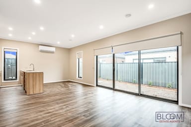 Property 8 STACEY PRADE, MOUNT COTTRELL VIC 3024 IMAGE 0