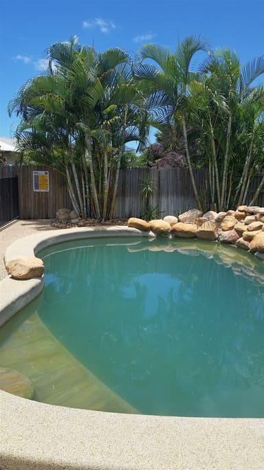 Property 7 Fontwell Court, MOUNT LOW QLD 4818 IMAGE 0