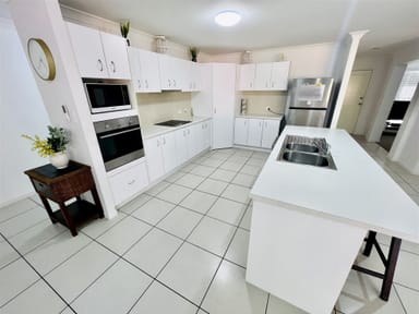 Property 20 Rushcutters Court, SANDSTONE POINT QLD 4511 IMAGE 0