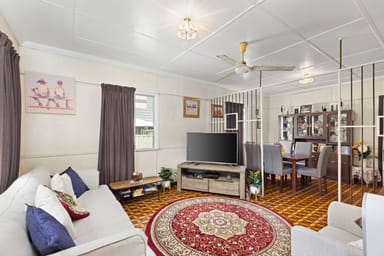 Property 77 Molloy Road, CANNON HILL QLD 4170 IMAGE 0